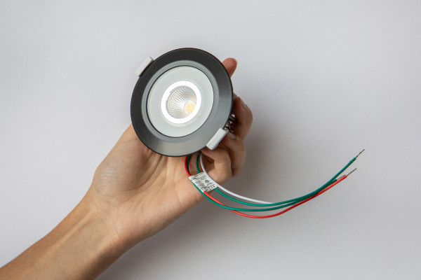 Loxone LED Spot RGBW Tree Anthrazit – Bild 10