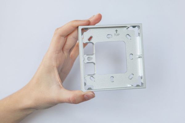 Loxone Montagerahmen 1-fach Silber – Bild 7